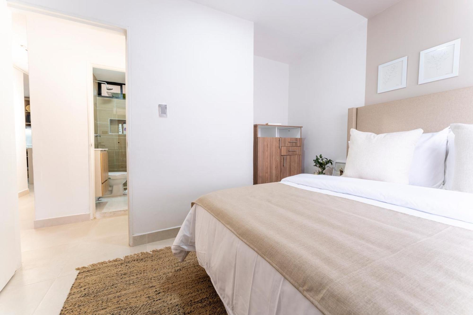 Cozy Apartment Located In Manila With Jacuzzi And Ac Medellín Esterno foto